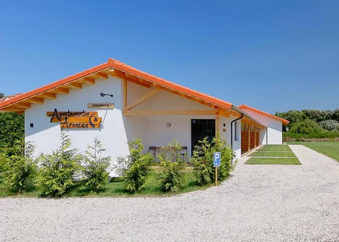 Apartamentos Aronces
